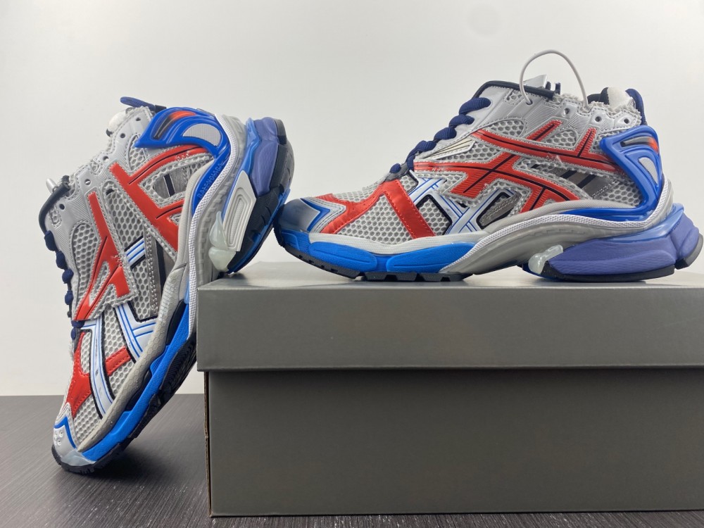 Balenciaga 7.0 Sneaker 011