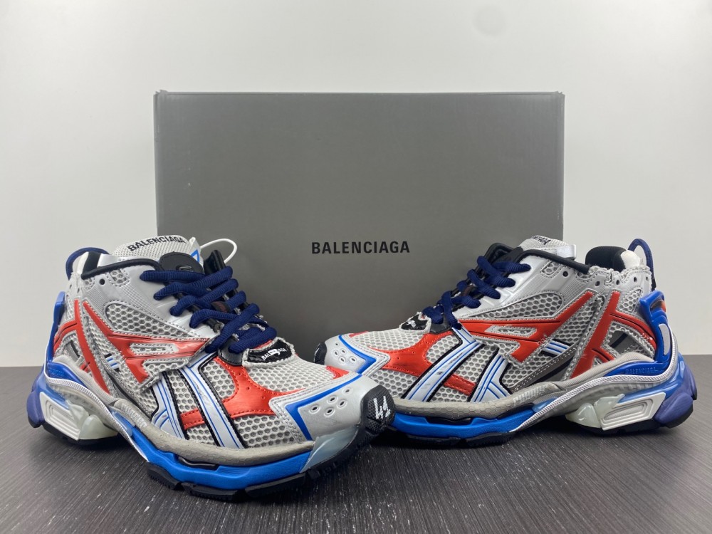 Balenciaga 7.0 Sneaker 011