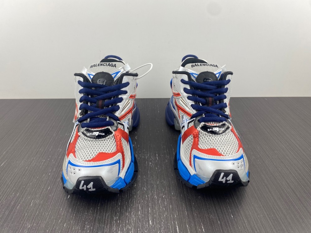 Balenciaga 7.0 Sneaker 011