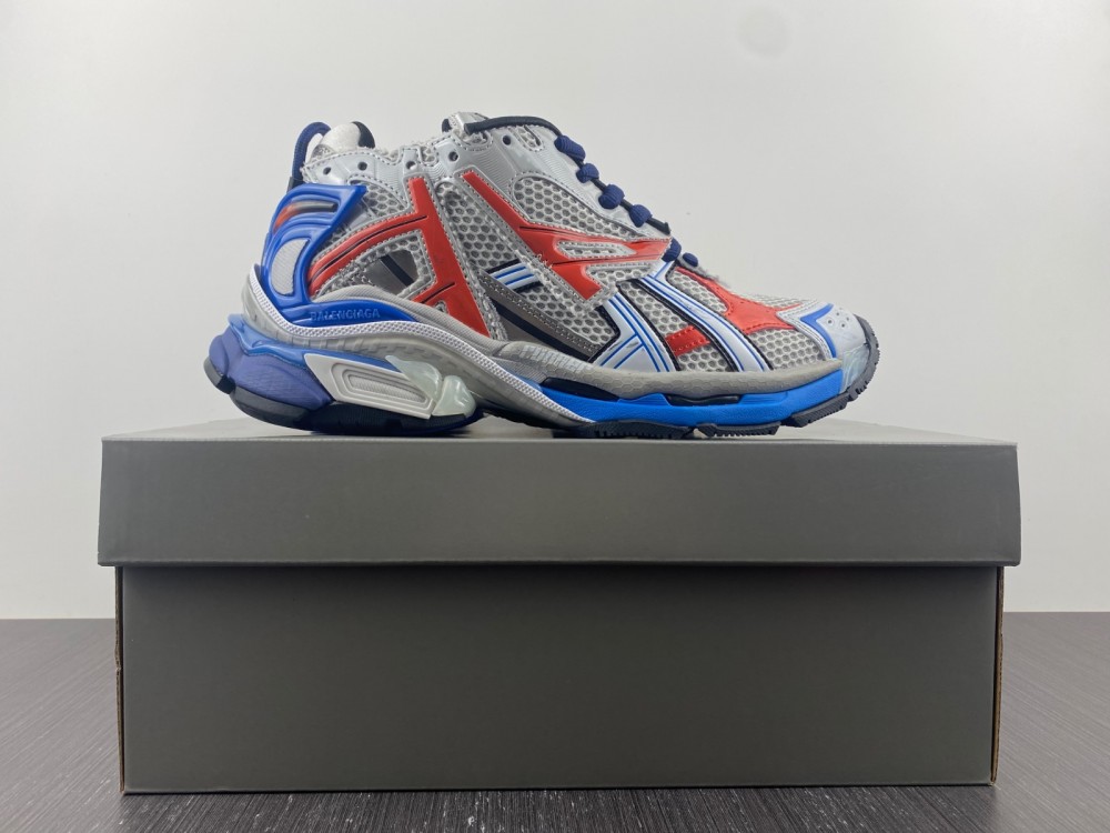 Balenciaga 7.0 Sneaker 011