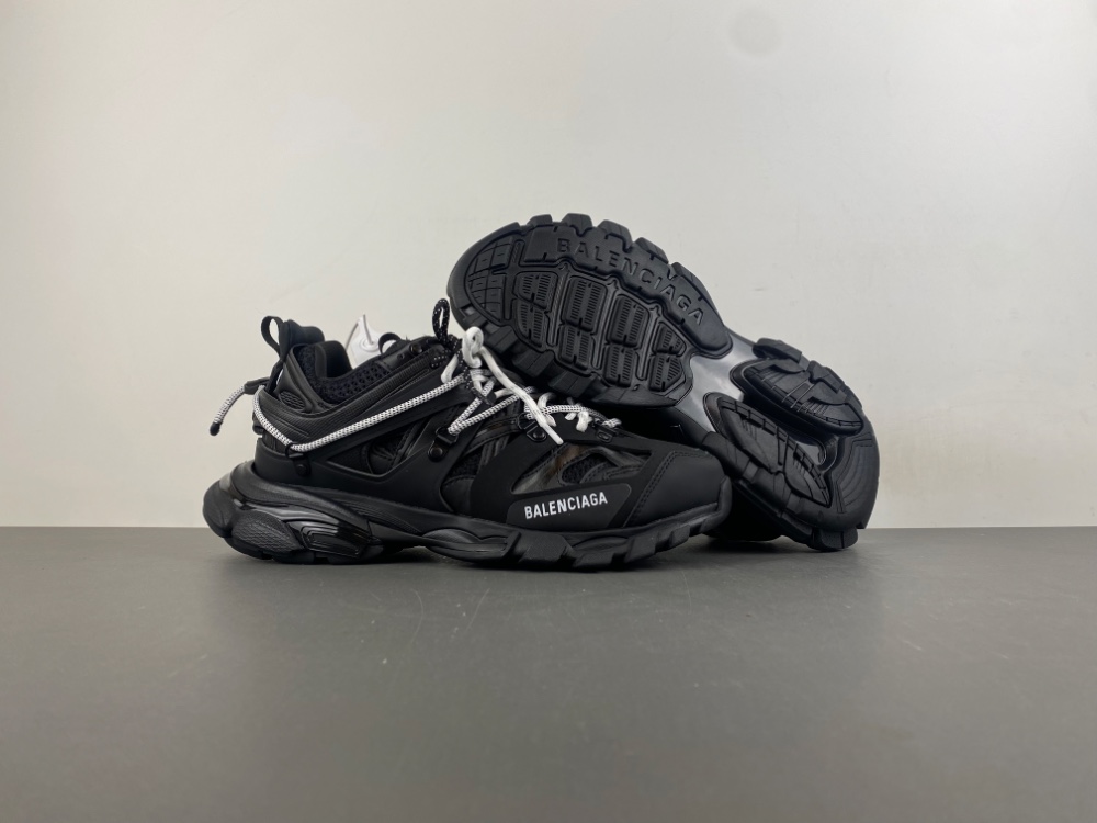 Balenciaga Track Trail Laces 3.0 012