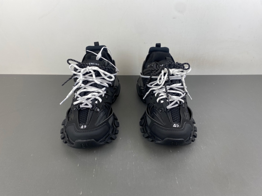 Balenciaga Track Trail Laces 3.0 012