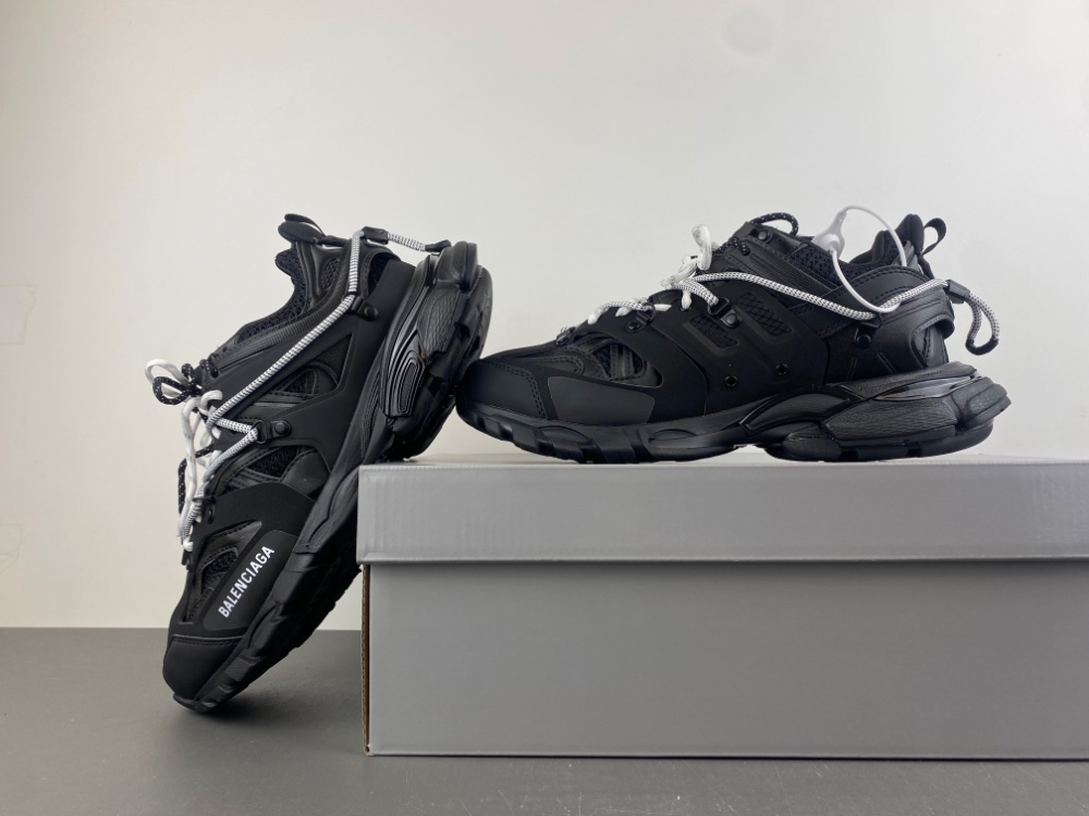 Balenciaga Track Trail Laces 3.0 012