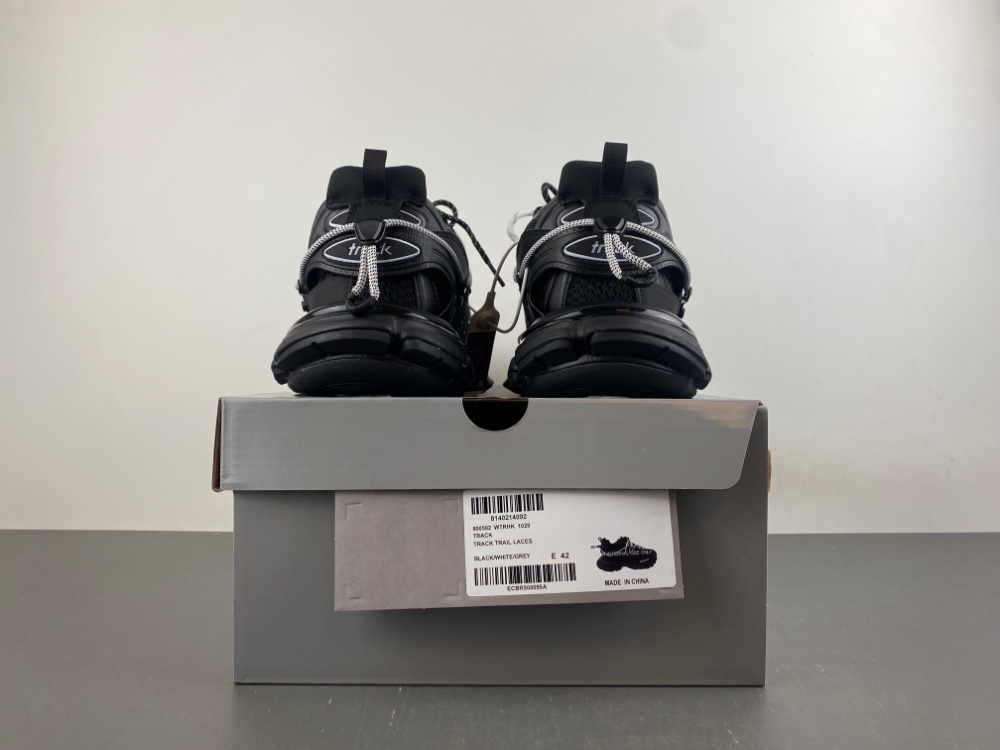 Balenciaga Track Trail Laces 3.0 012