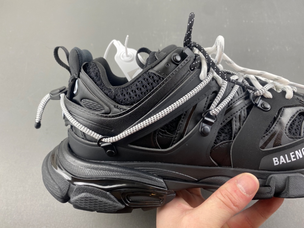 Balenciaga Track Trail Laces 3.0 012