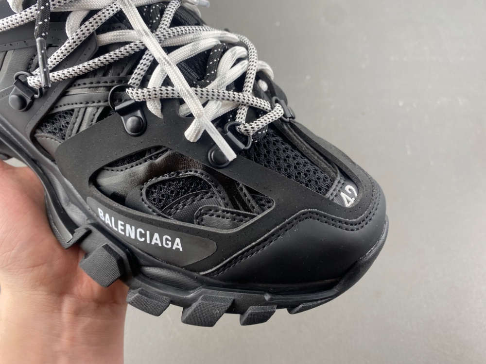 Balenciaga Track Trail Laces 3.0 012