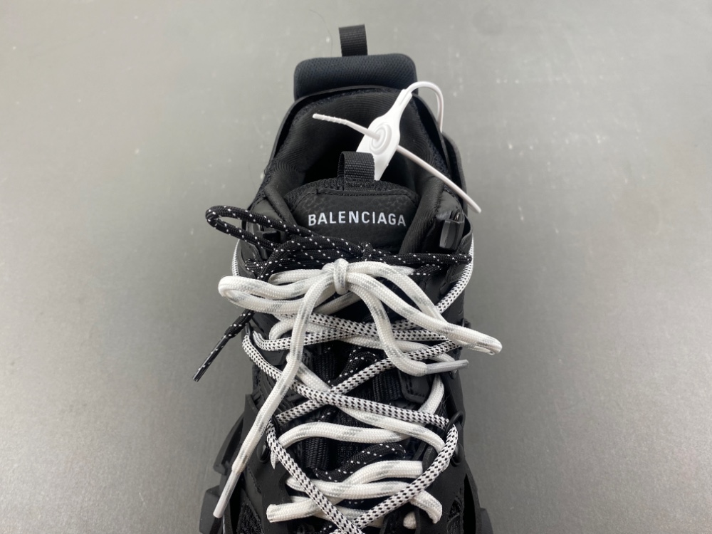 Balenciaga Track Trail Laces 3.0 012