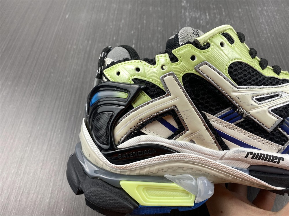 Balenciaga 7.0 Sneaker 012