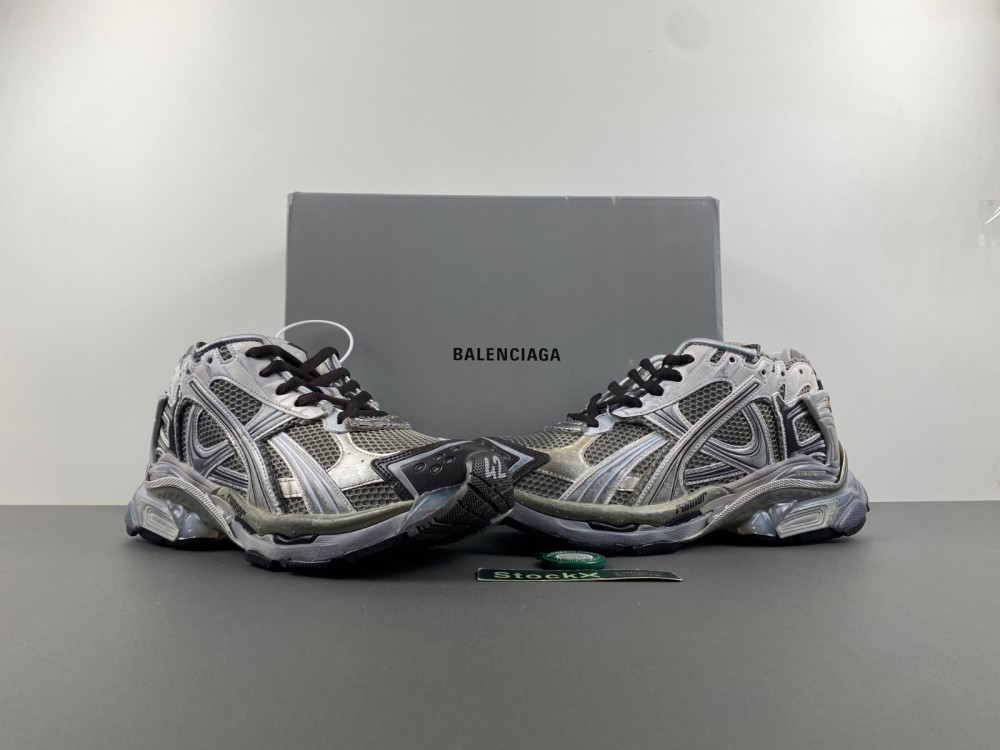 Balenciaga 7.0 Sneaker 013