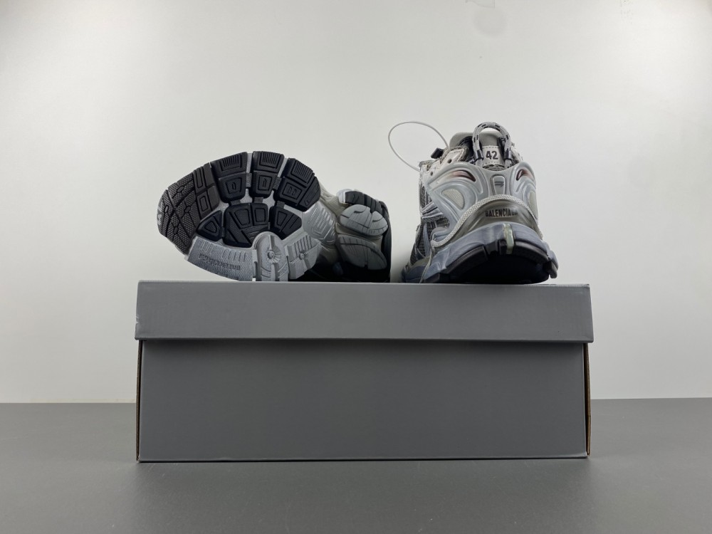 Balenciaga 7.0 Sneaker 013