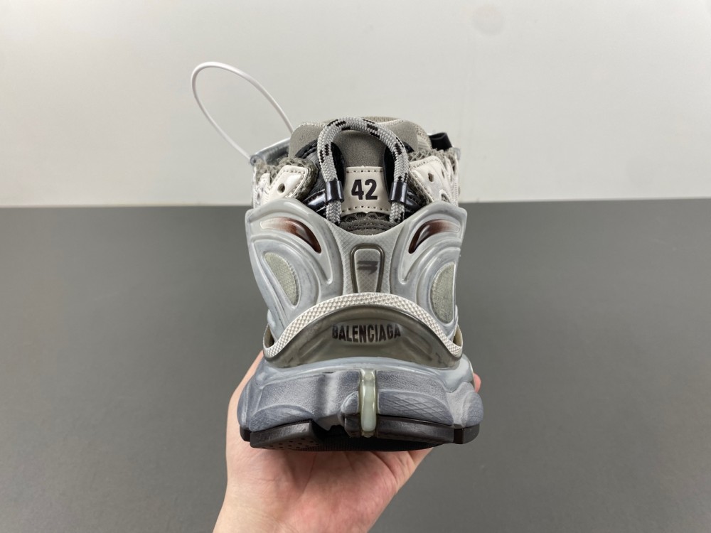 Balenciaga 7.0 Sneaker 013