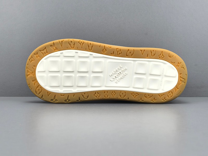 LV Tilted Sneaker 002