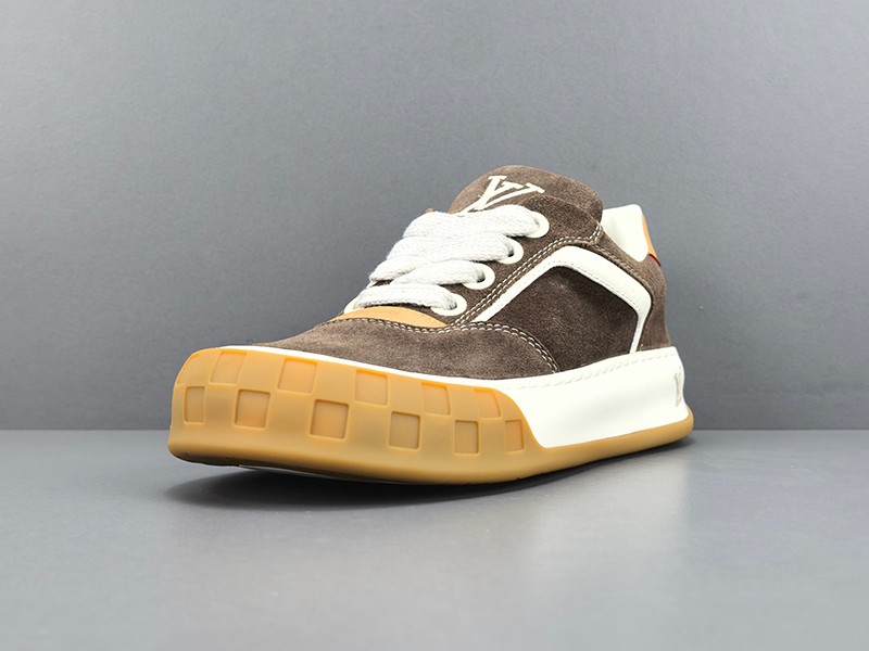 LV Tilted Sneaker 004