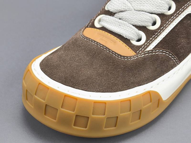 LV Tilted Sneaker 004