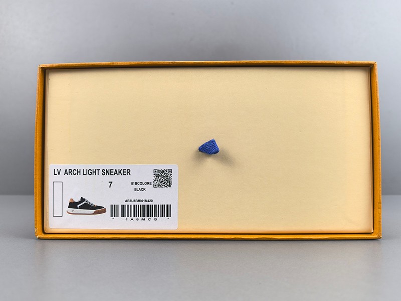 LV Tilted Sneaker 005