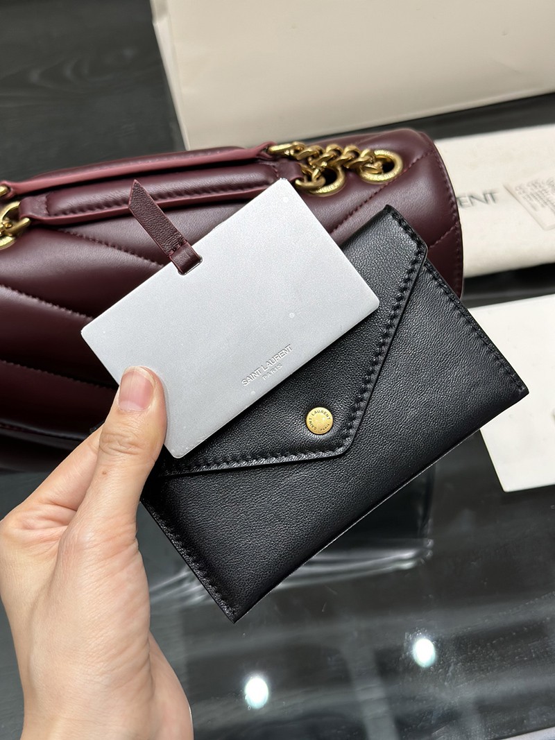 Loulou 24 Red 801437