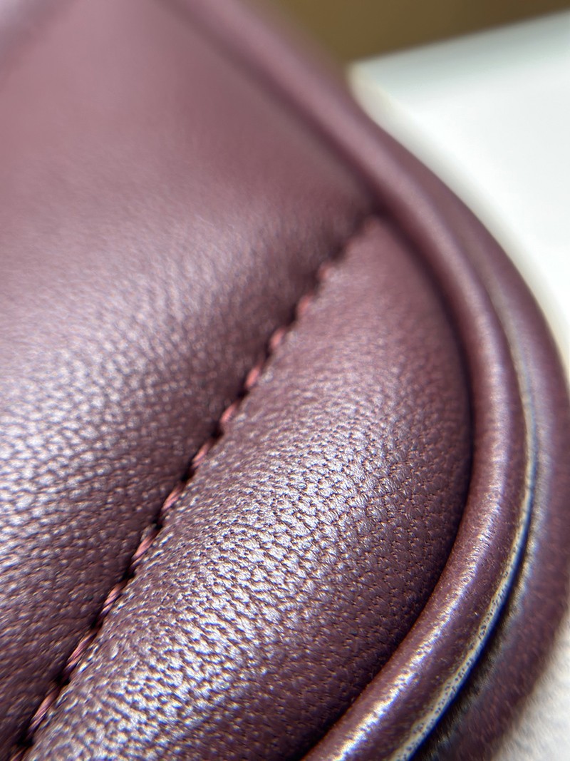 Loulou 24 Red 801437