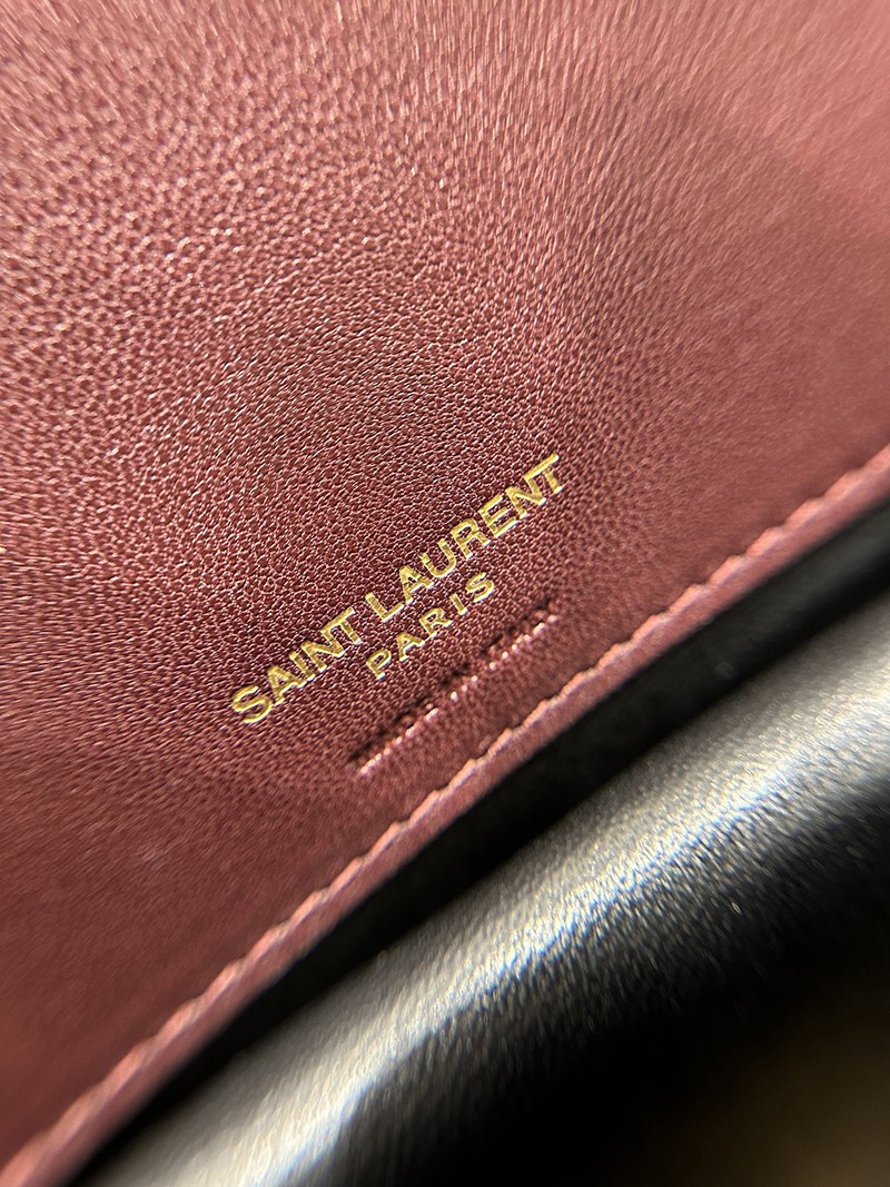 Loulou 24 Red 801437