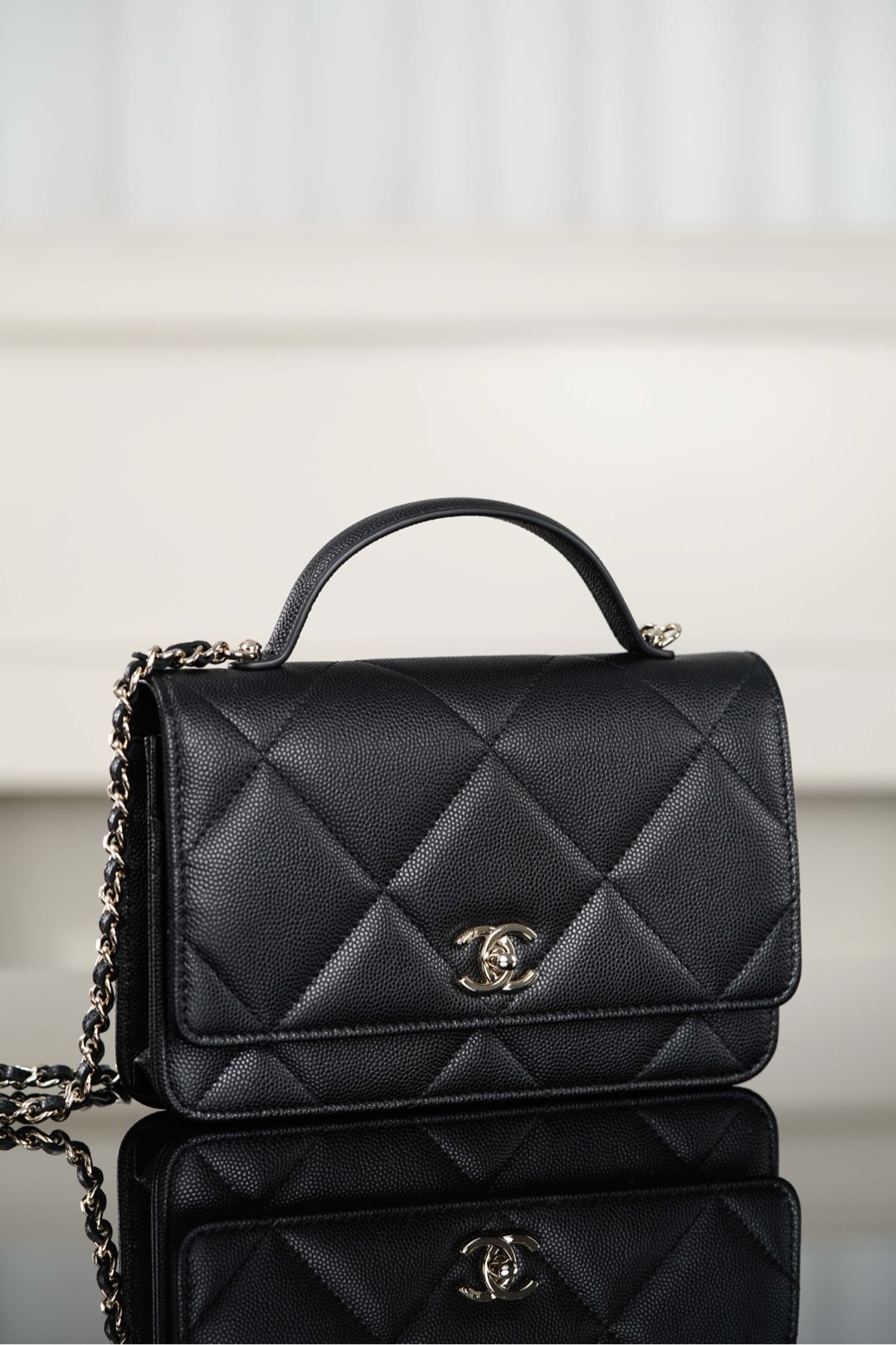 Chanel 25K Woc Black