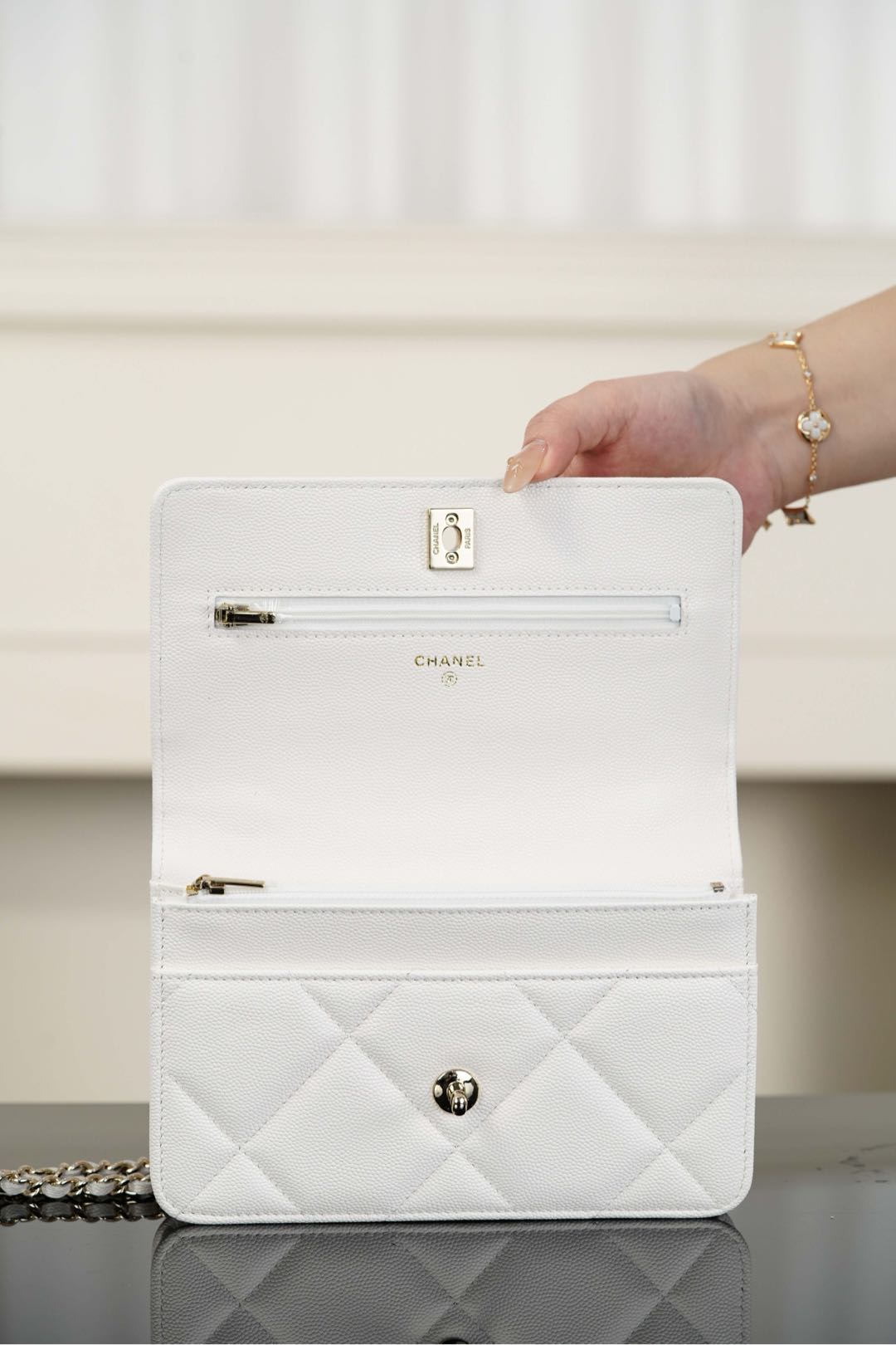 Chanel 25K Woc Black