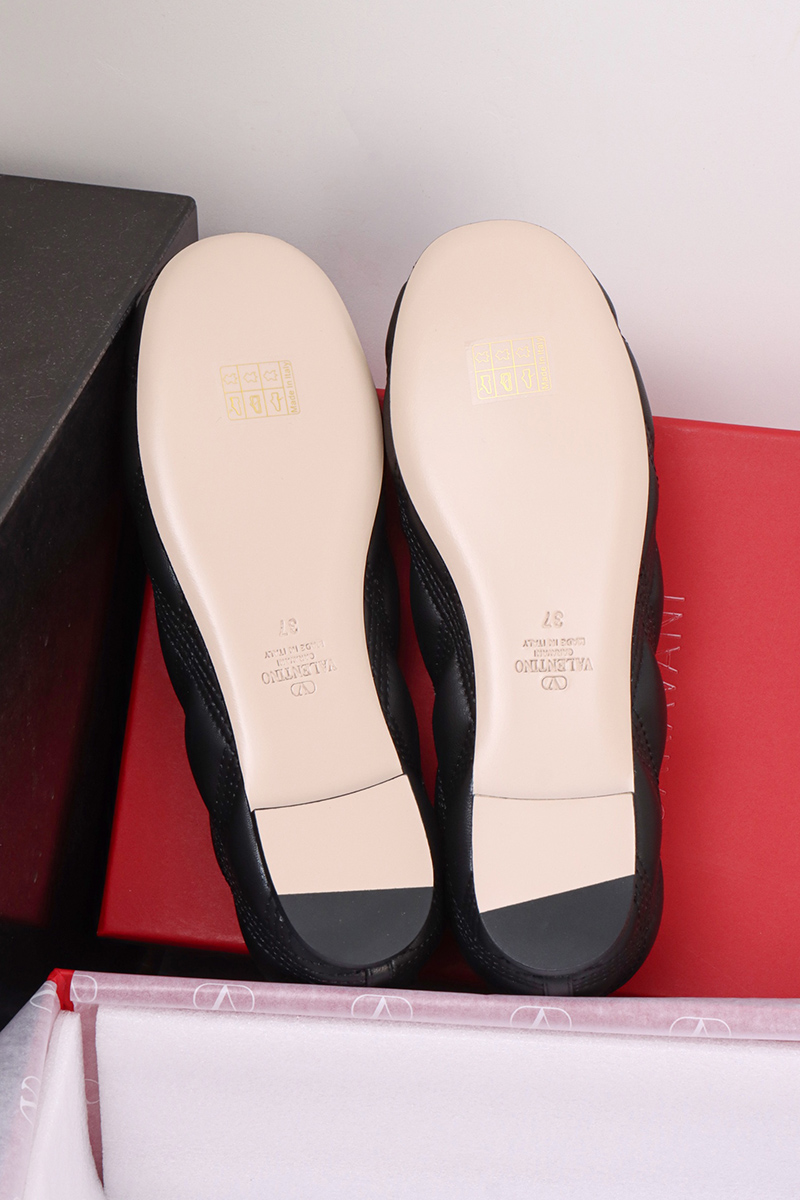 Valentino Flat Shoe 001