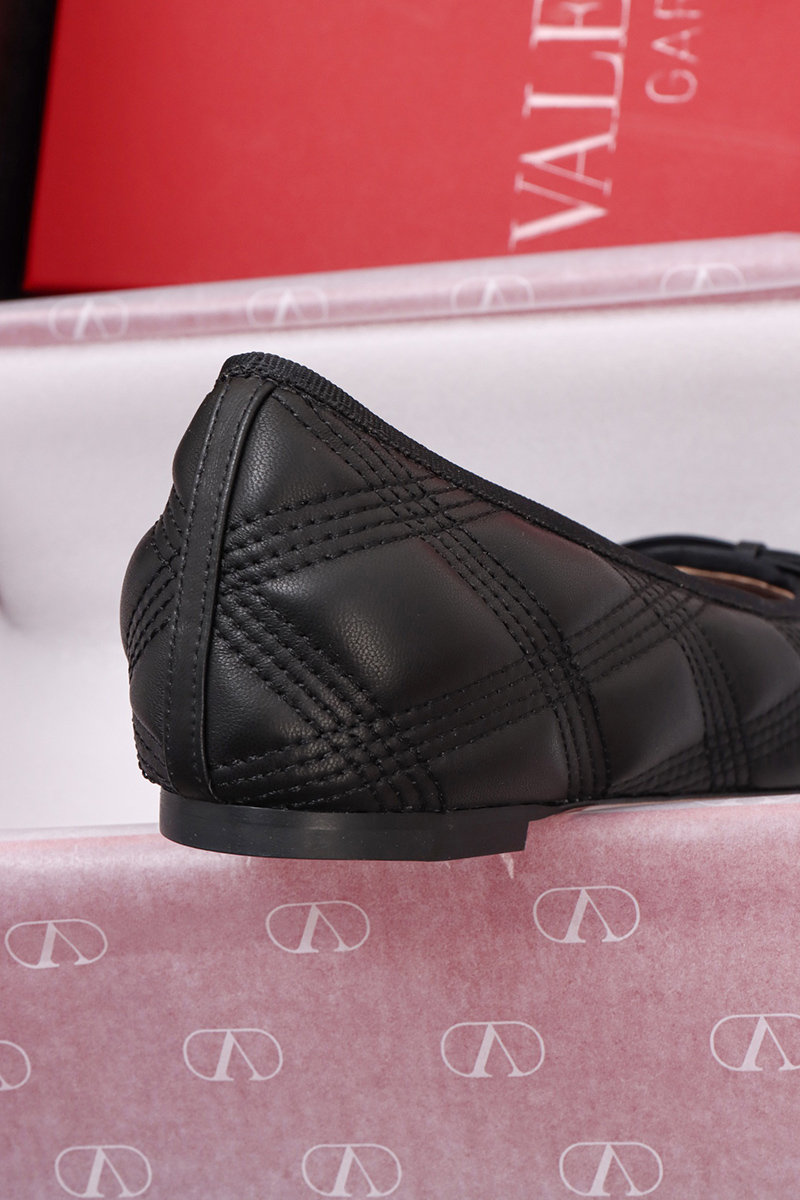 Valentino Flat Shoe 001