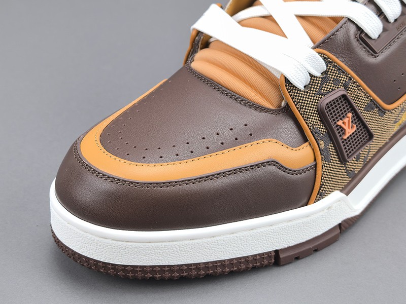 LV Trainer Sneaker 003
