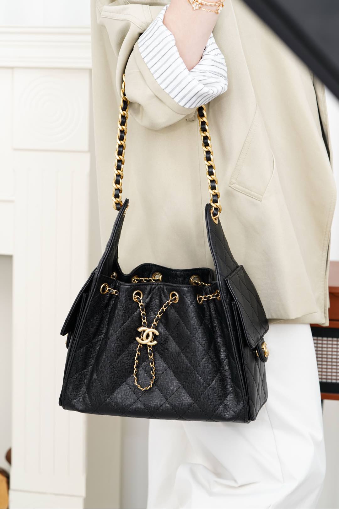 Chanel 25S Small Hobo Black