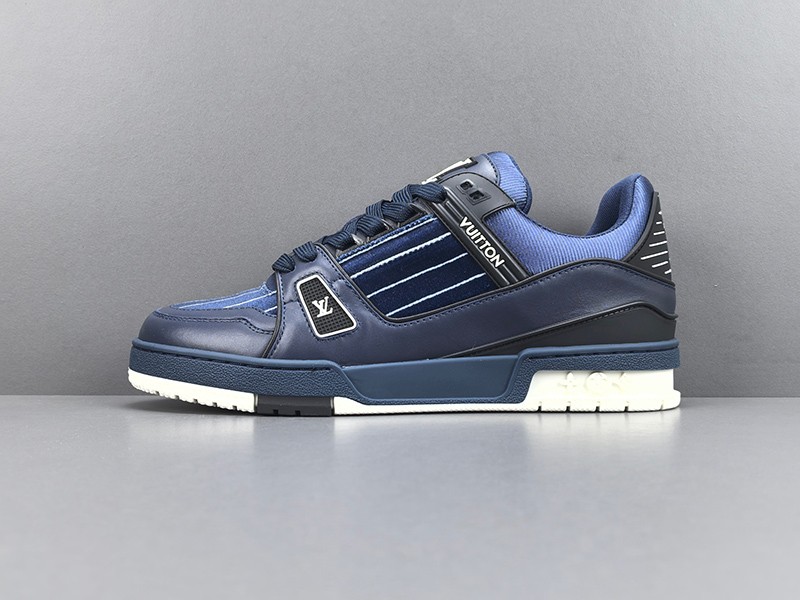 LV Trainer Sneaker 004