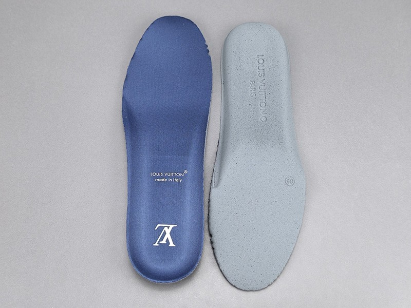 LV Trainer Sneaker 004