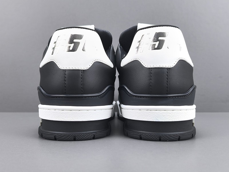 LV Trainer Sneaker 005