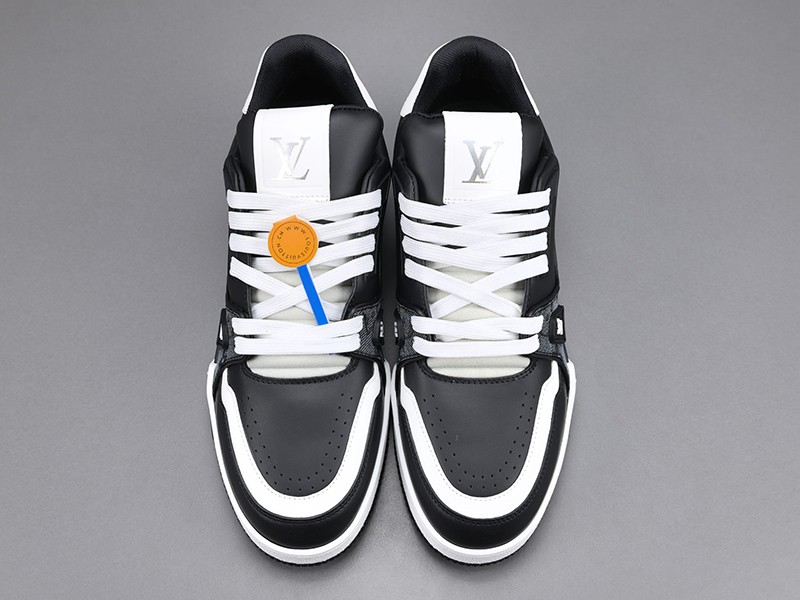 LV Trainer Sneaker 005