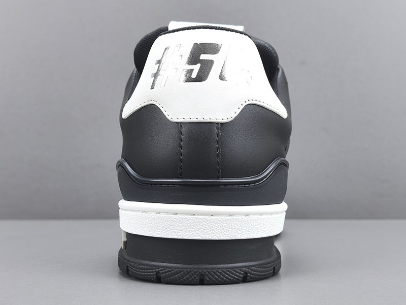 LV Trainer Sneaker 005