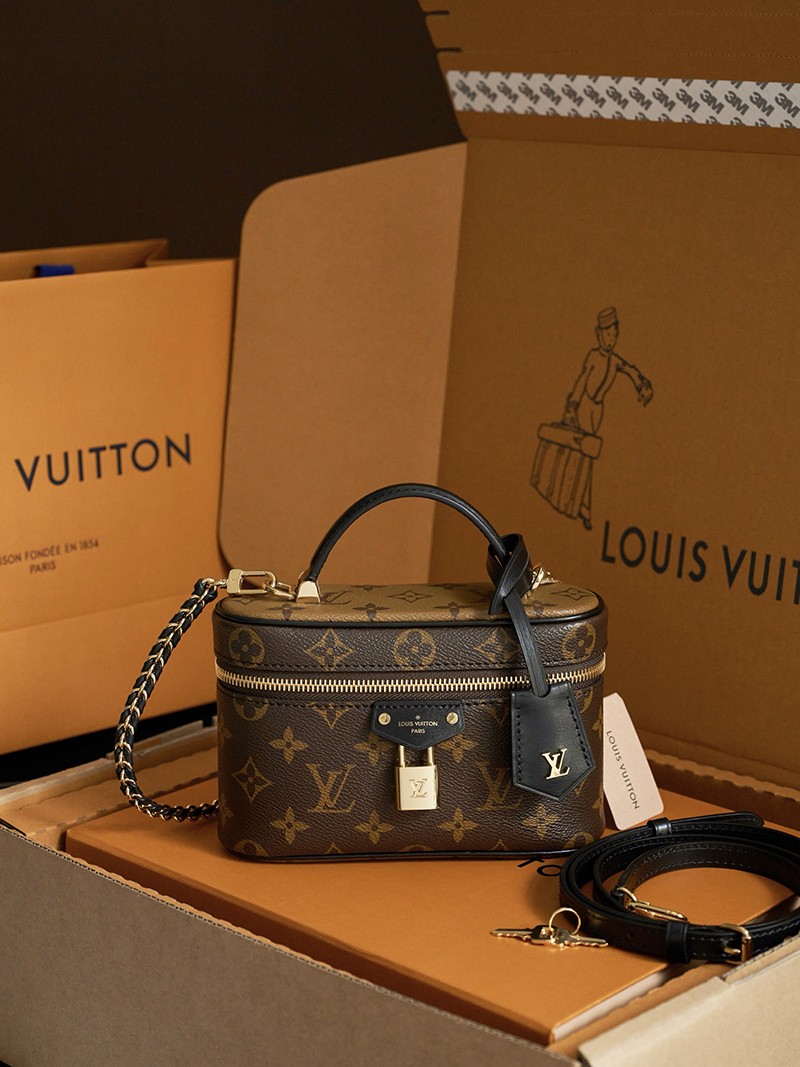 Vanity Chain Pouch M47125