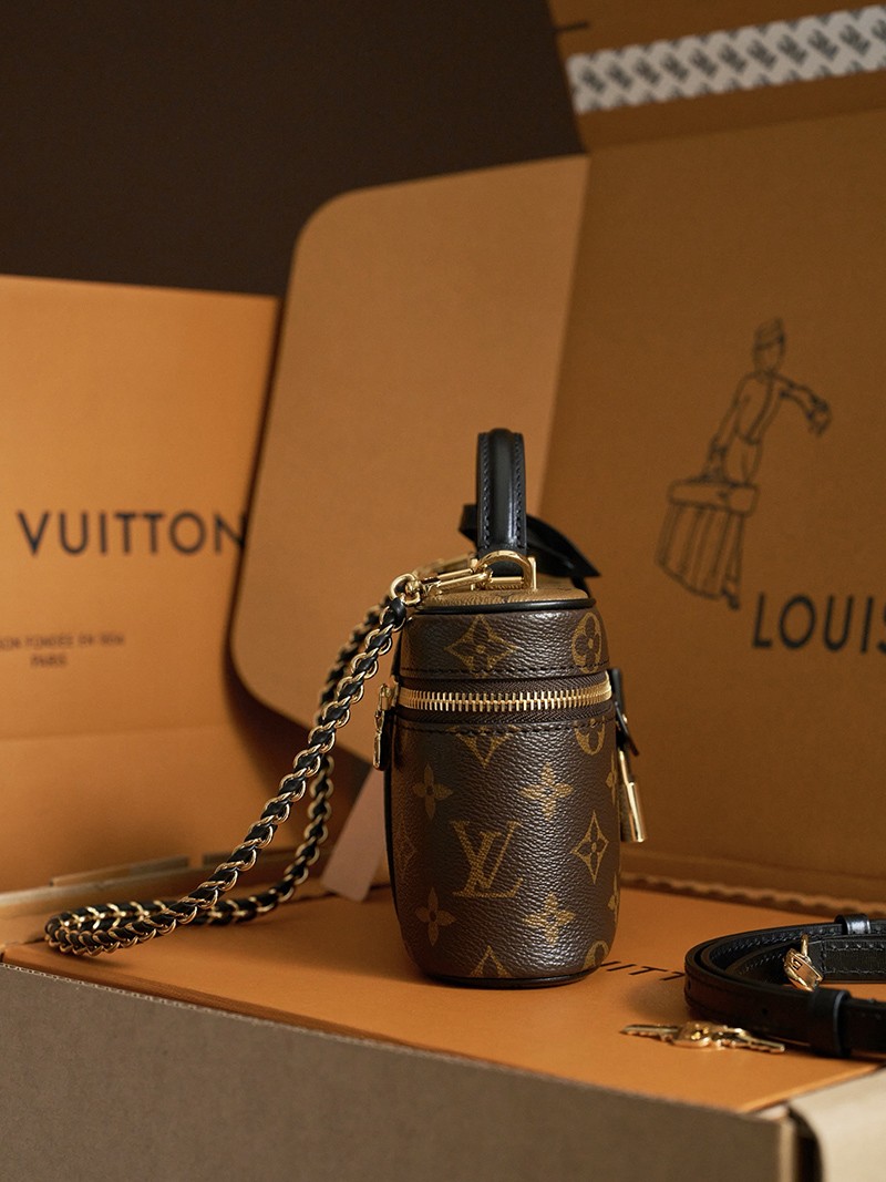 Vanity Chain Pouch M47125