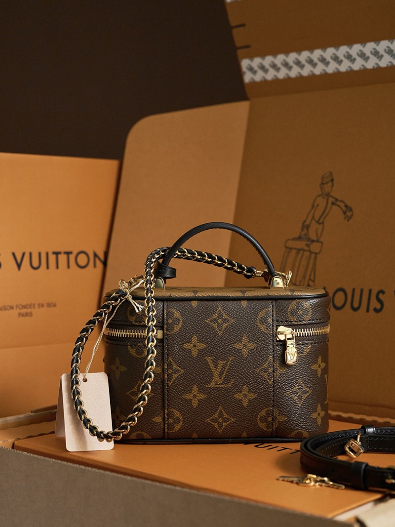 Vanity Chain Pouch M47125