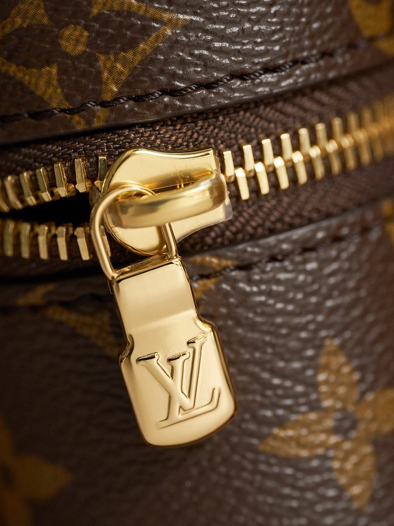 Vanity Chain Pouch M47125