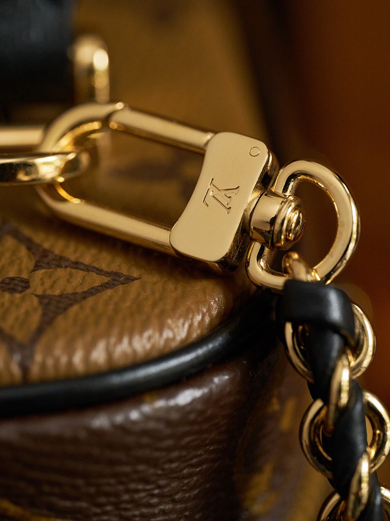 Vanity Chain Pouch M47125