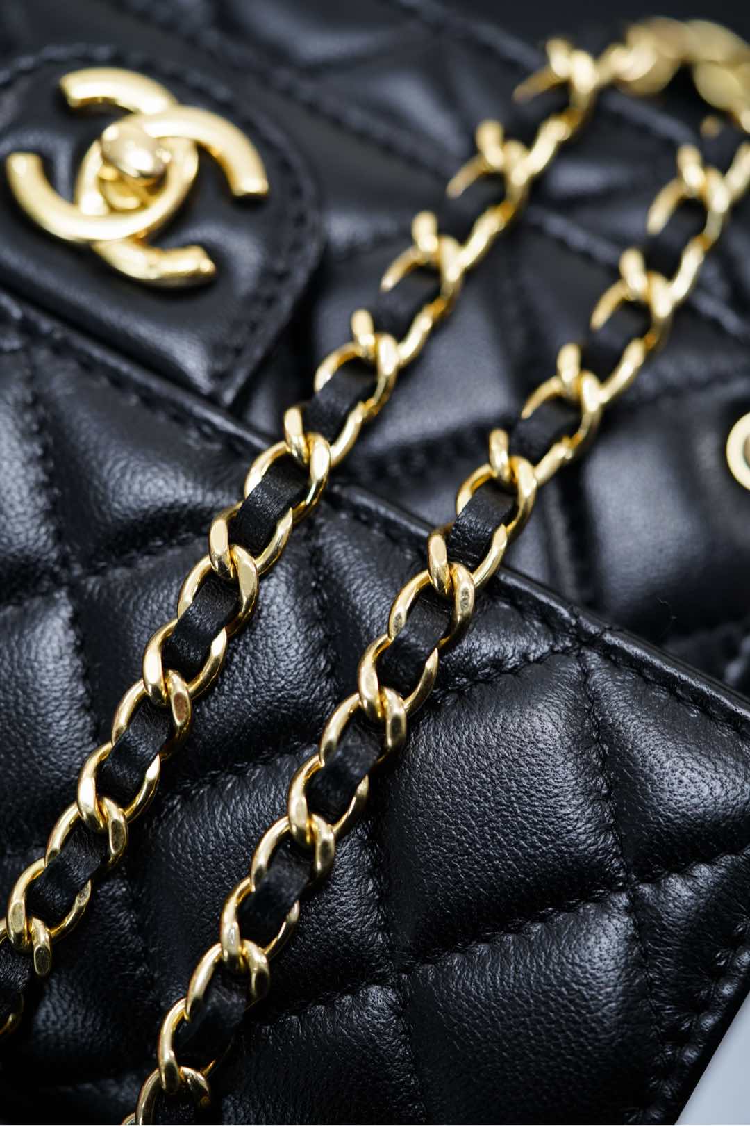 Chanel 25B Bag Woc Black