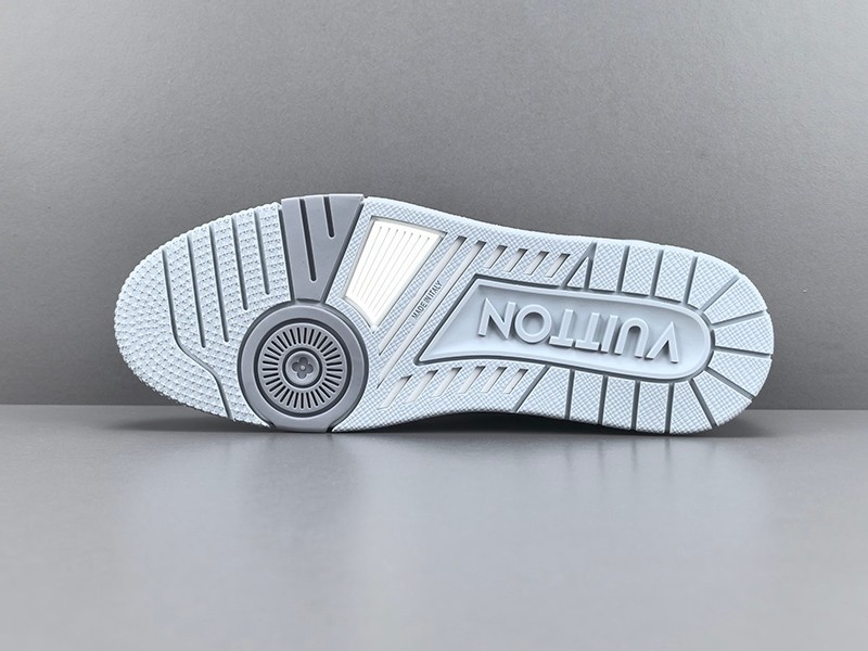 LV Trainer Sneaker 006