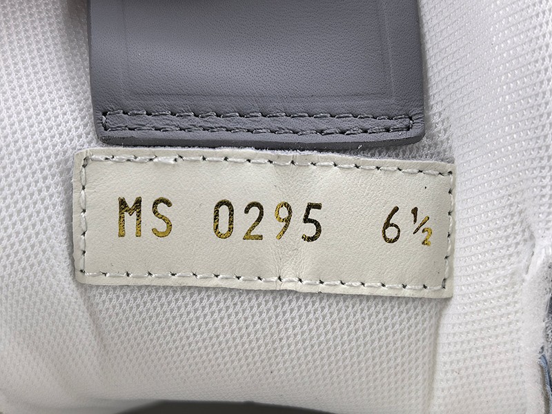 LV Trainer Sneaker 006