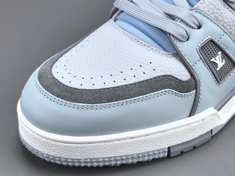 LV Trainer Sneaker 006