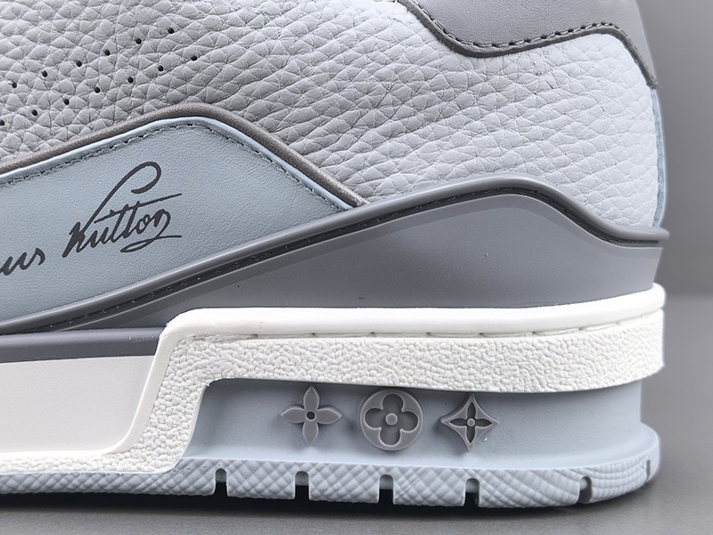 LV Trainer Sneaker 006