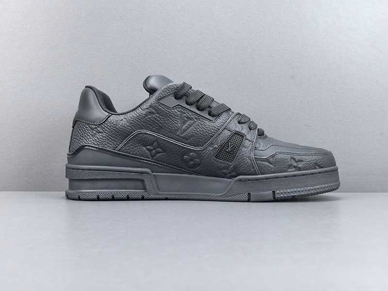 LV Trainer Sneaker 007