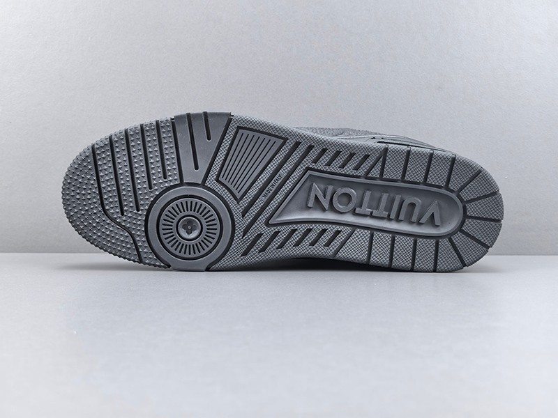 LV Trainer Sneaker 007