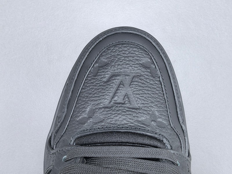LV Trainer Sneaker 007