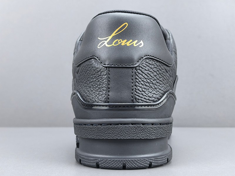 LV Trainer Sneaker 007