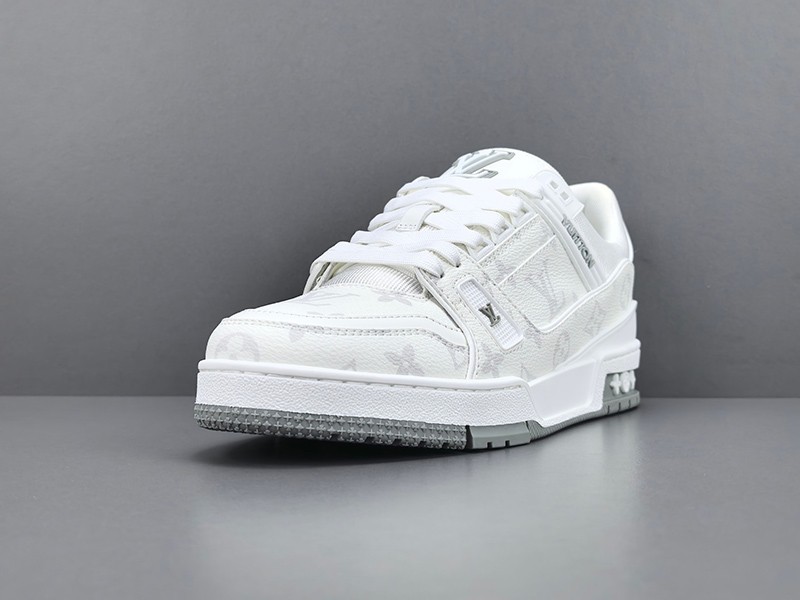 LV Trainer Sneaker 008