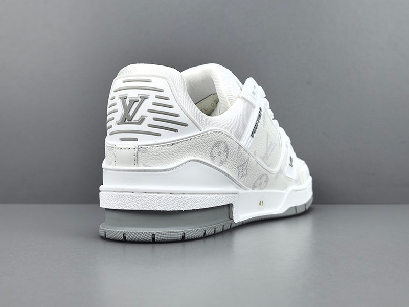 LV Trainer Sneaker 008
