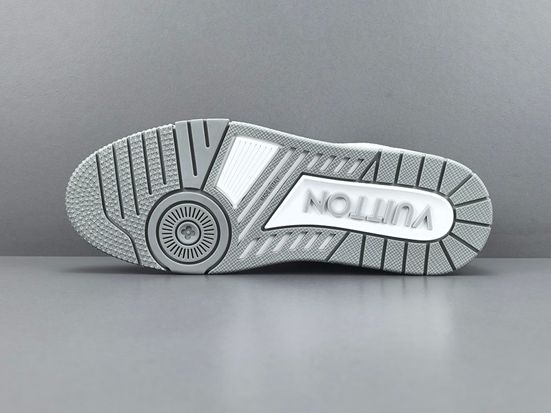 LV Trainer Sneaker 008